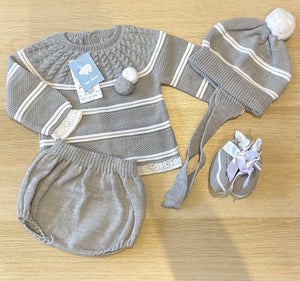 Grey knitted 4 piece set