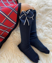 Load image into Gallery viewer, Navy Bow socks